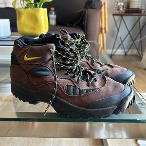 Vintage ACG Nike Hiking Sneakers